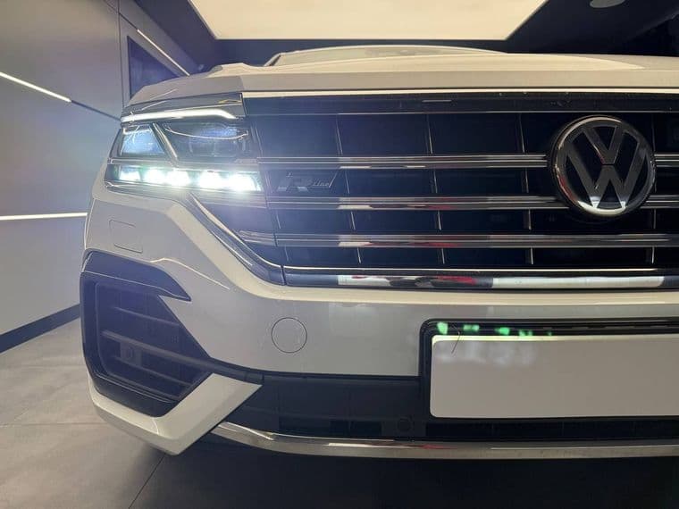 Volkswagen Touareg, 2018 - вид 1