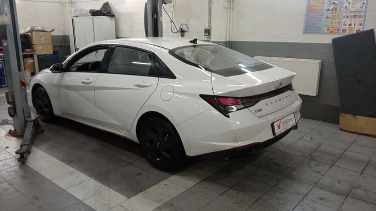 Hyundai Elantra, 2023 - вид 3
