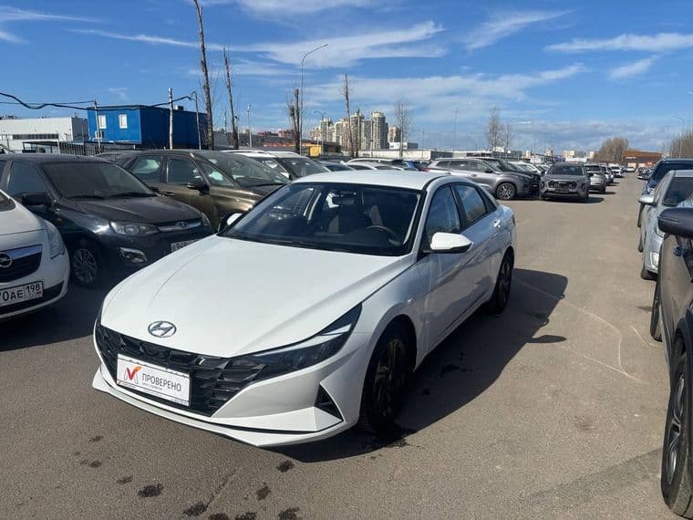 Hyundai Elantra, 2023