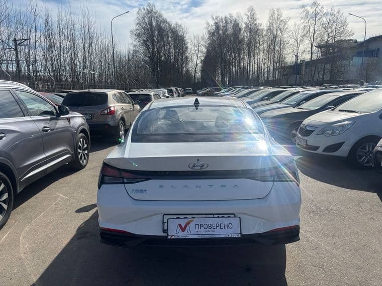 Hyundai Elantra, 2023 - вид 4