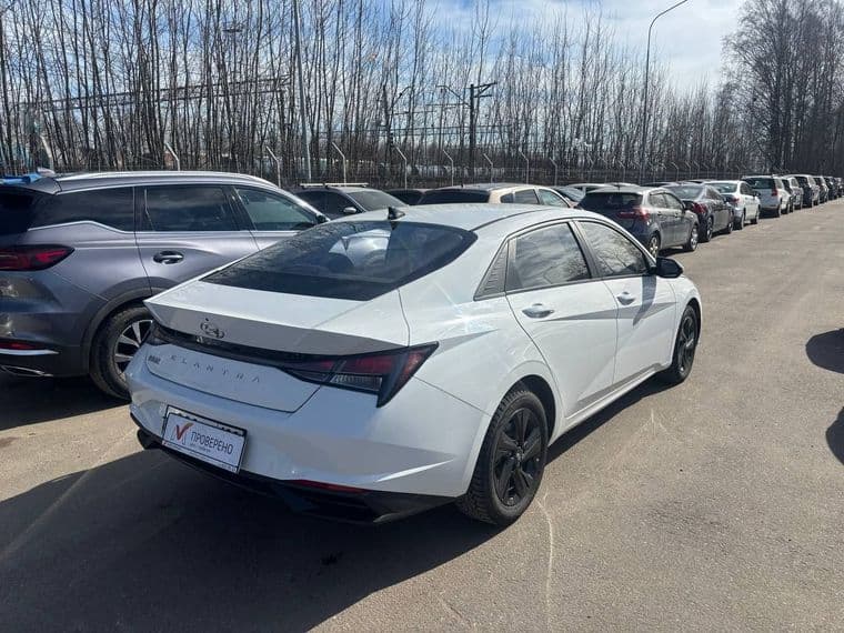 Hyundai Elantra, 2023 - вид 3