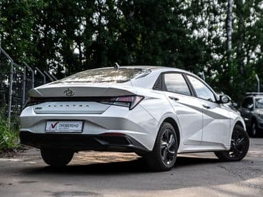 Hyundai Elantra 2023 года, 6 883 км - вид 2