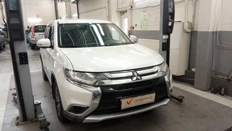 Mitsubishi Outlander, 2017 - вид 1