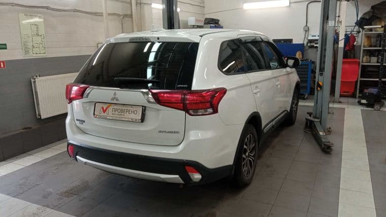 Mitsubishi Outlander, 2017 - вид 2