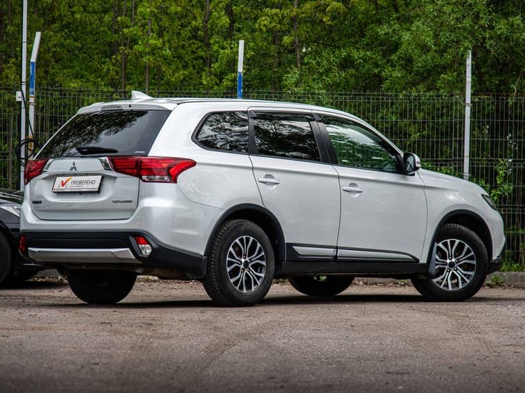 Mitsubishi Outlander, 2017 - вид 1