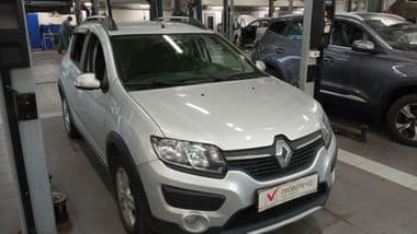 Renault Sandero Stepway 2017 года, 59 000 км - вид 2