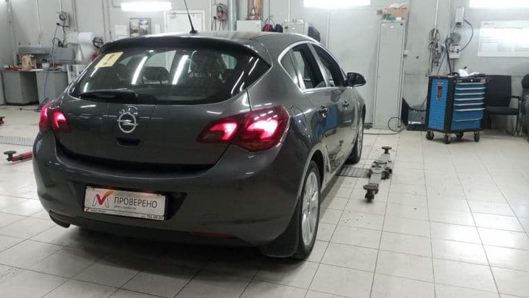 Opel Astra, 2011 - вид 2