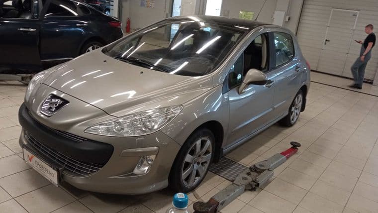 Peugeot 308, 2010 - вид 1