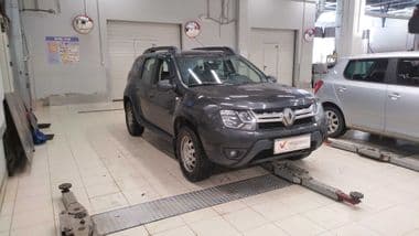 Renault Duster 2018 года, 117 955 км - вид 2