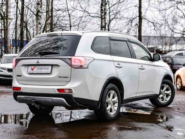 Mitsubishi Outlander 2014 года, 215 000 км - вид 2