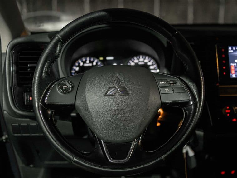 Mitsubishi Outlander, 2019 - вид 3