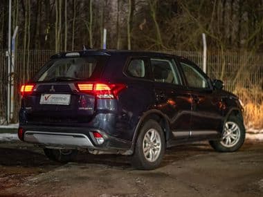 Mitsubishi Outlander 2019 года, 138 325 км - вид 2