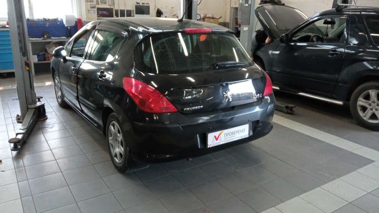Peugeot 308, 2011 - вид 3