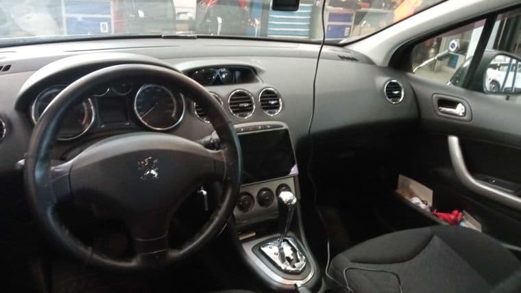 Peugeot 308, 2011 - вид 4