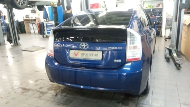 Toyota Prius, 2010 - вид 2