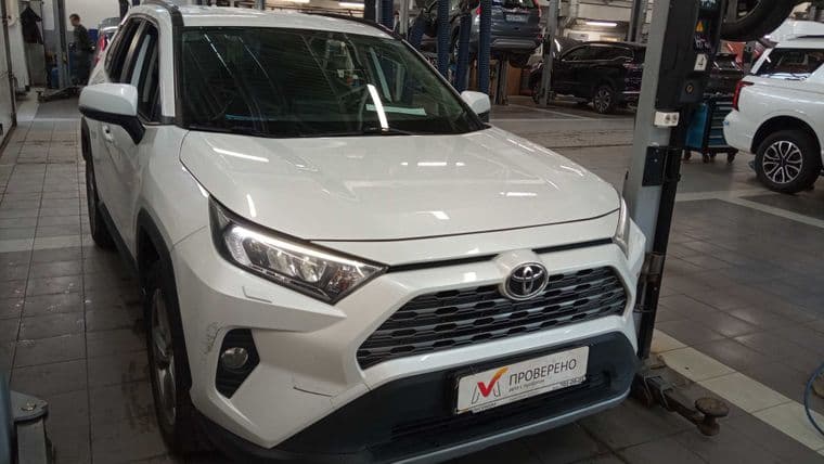 Toyota RAV4 2020 года, 87 485 км - вид 2