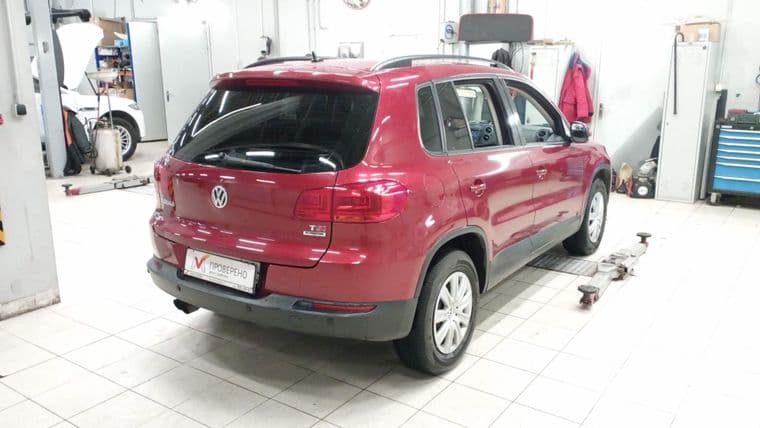 Volkswagen Tiguan, 2015 - вид 2
