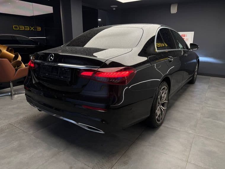 Mercedes-Benz E-класс, 2021 - вид 3