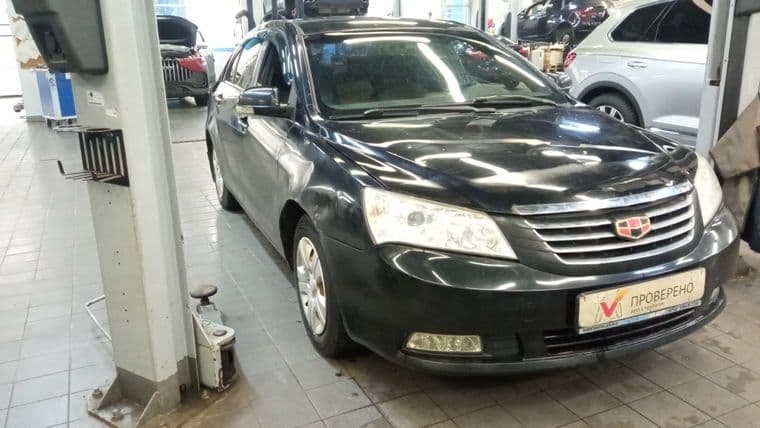 Geely Emgrand EC7 2014 года, 121 568 км - вид 2