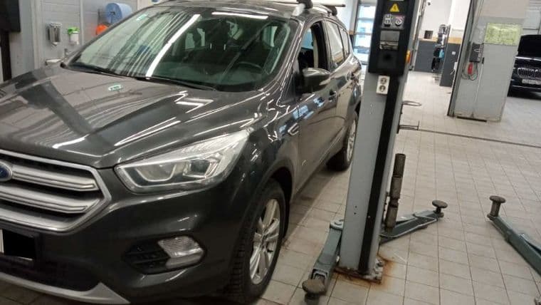 Ford Kuga 2017 года, 87 262 км - вид 1