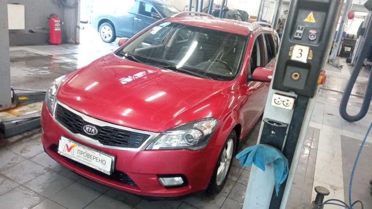 KIA Ceed 2011 года, 218 000 км - вид 1