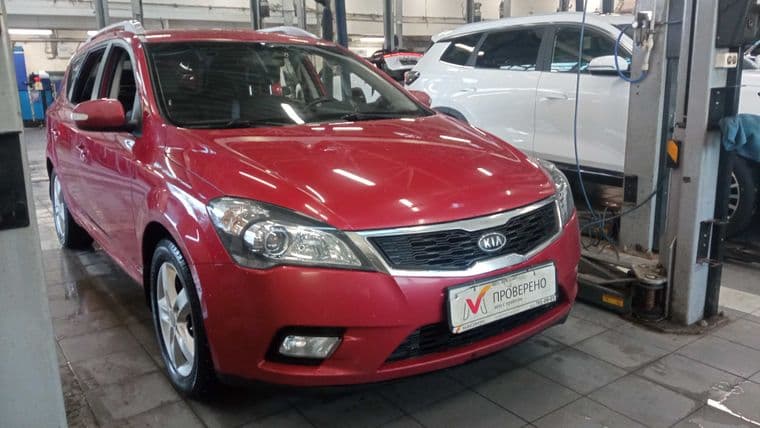 KIA Ceed 2011 года, 218 000 км - вид 2
