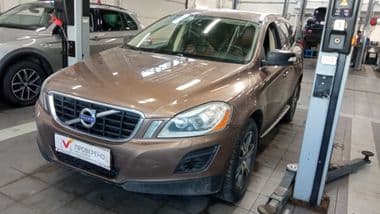 Volvo XC60 2012 года, 304 326 км - вид 1