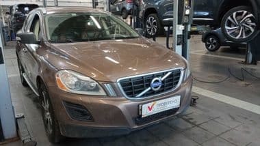 Volvo XC60 2012 года, 304 326 км - вид 2