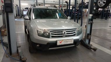 Renault Duster 2014 года, 212 000 км - вид 2