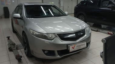 Honda Accord 2010 года, 219 737 км - вид 2