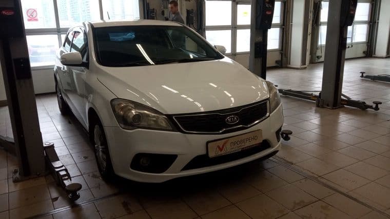 KIA Ceed 2011 года, 165 991 км - вид 2