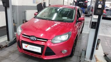 Ford Focus 2014 года, 202 870 км - вид 1