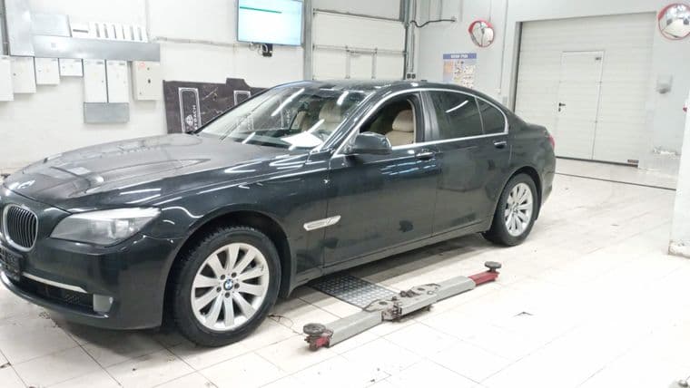 BMW 7 серия, 2011
