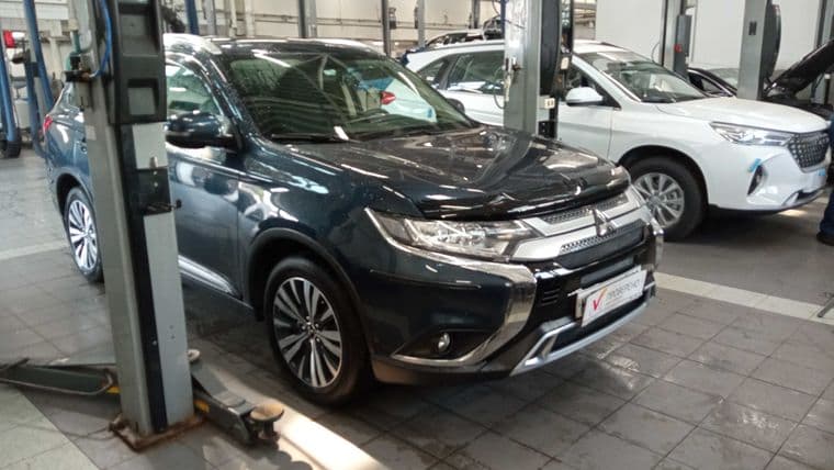 Mitsubishi Outlander, 2020 - вид 1