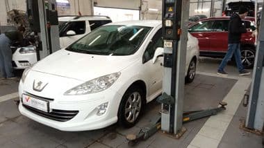 Peugeot 408 2016 года, 64 673 км - вид 1