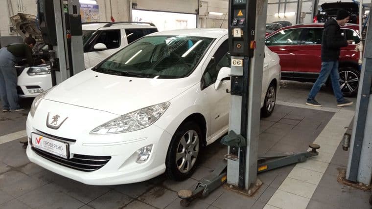 Peugeot 408 2016 года, 64 673 км - вид 1