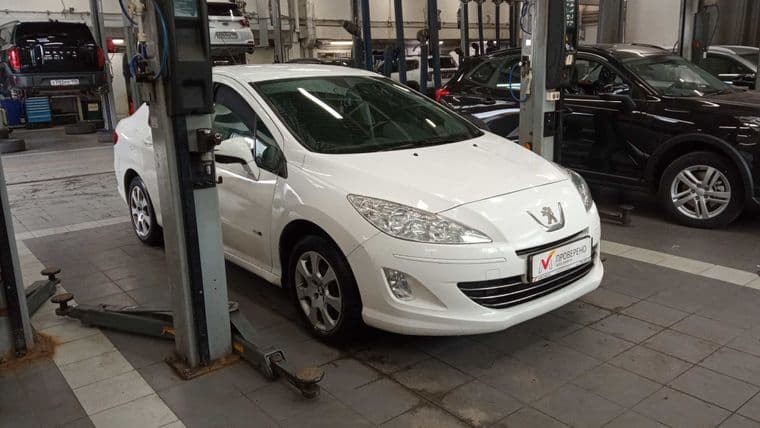 Peugeot 408 2016 года, 64 673 км - вид 2