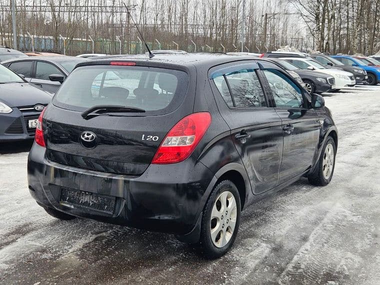 Hyundai i20, 2010 - вид 3