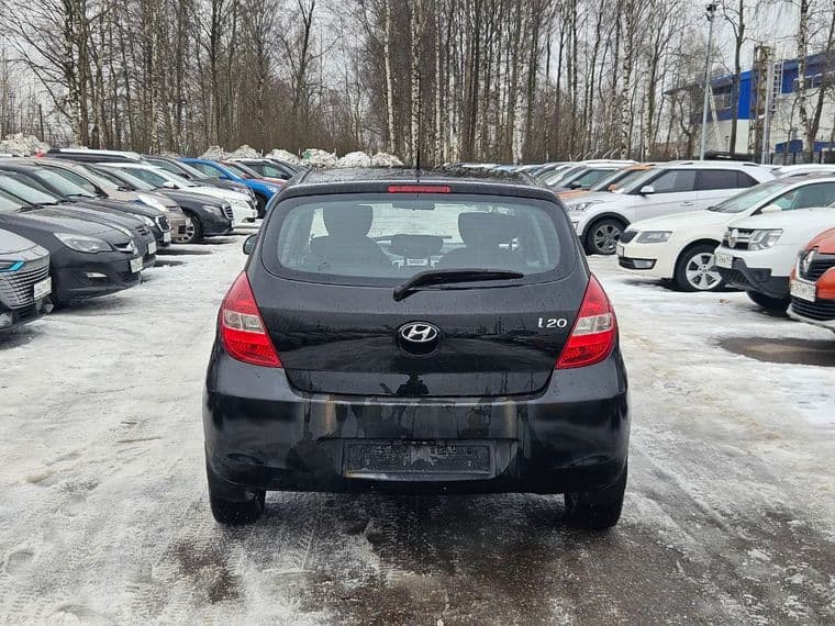 Hyundai i20, 2010 - вид 4