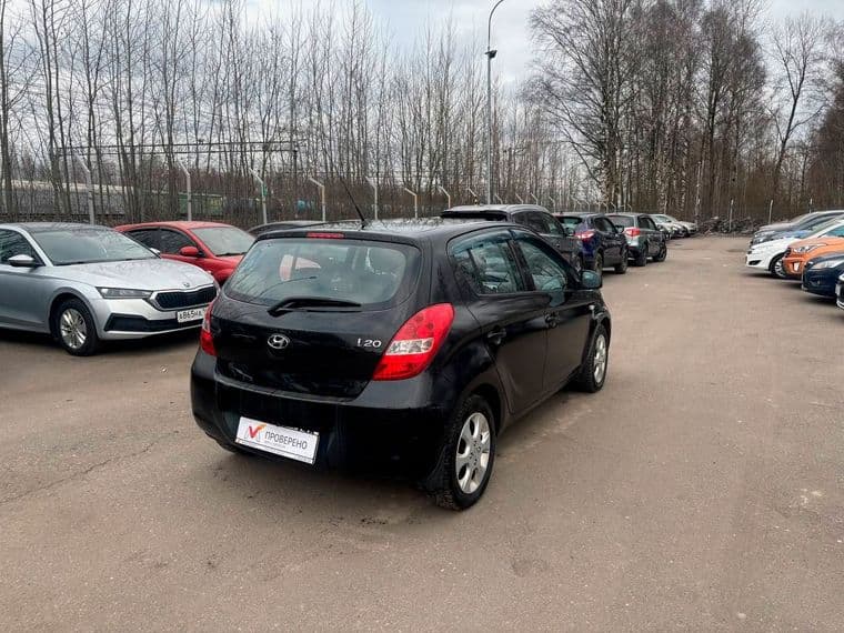 Hyundai i20, 2010 - вид 3