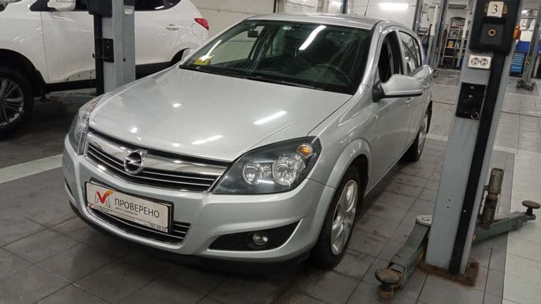Opel Astra, 2012