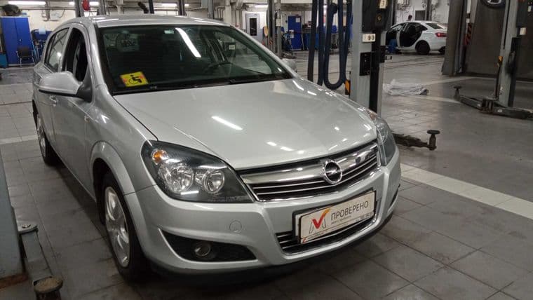 Opel Astra 2012 года, 74 409 км - вид 2