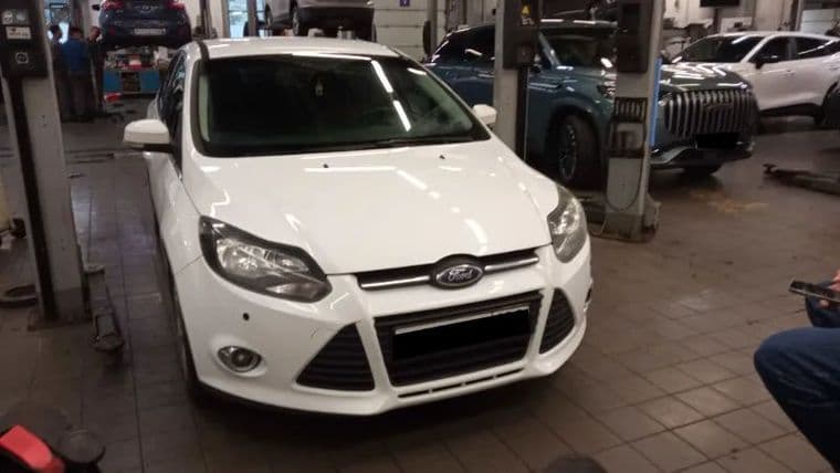 Ford Focus 2013 года, 123 821 км - вид 2