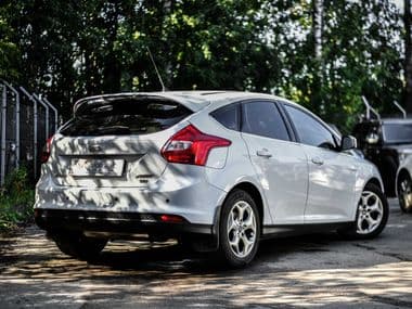 Ford Focus 2013 года, 123 821 км - вид 2