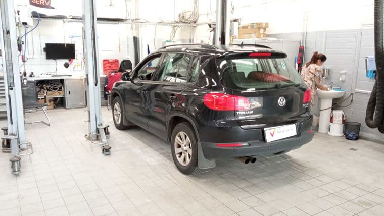 Volkswagen Tiguan, 2013 - вид 3