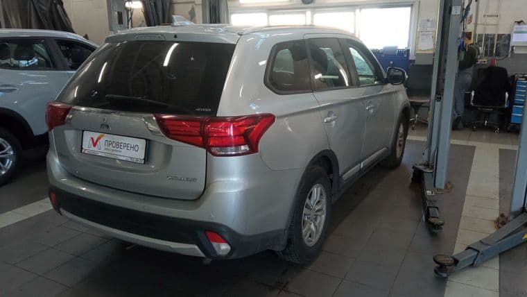 Mitsubishi Outlander, 2018 - вид 2