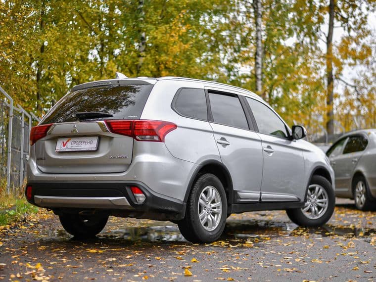 Mitsubishi Outlander, 2018 - вид 1