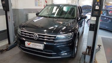 Volkswagen Tiguan 2018 года, 118 285 км - вид 1
