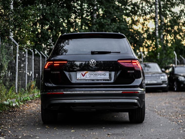 Volkswagen Tiguan, 2018 - вид 3