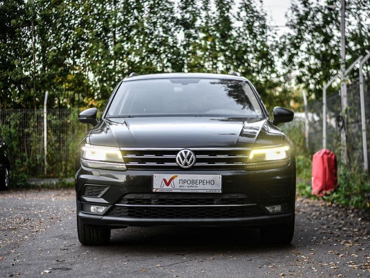 Volkswagen Tiguan, 2018 - вид 2
